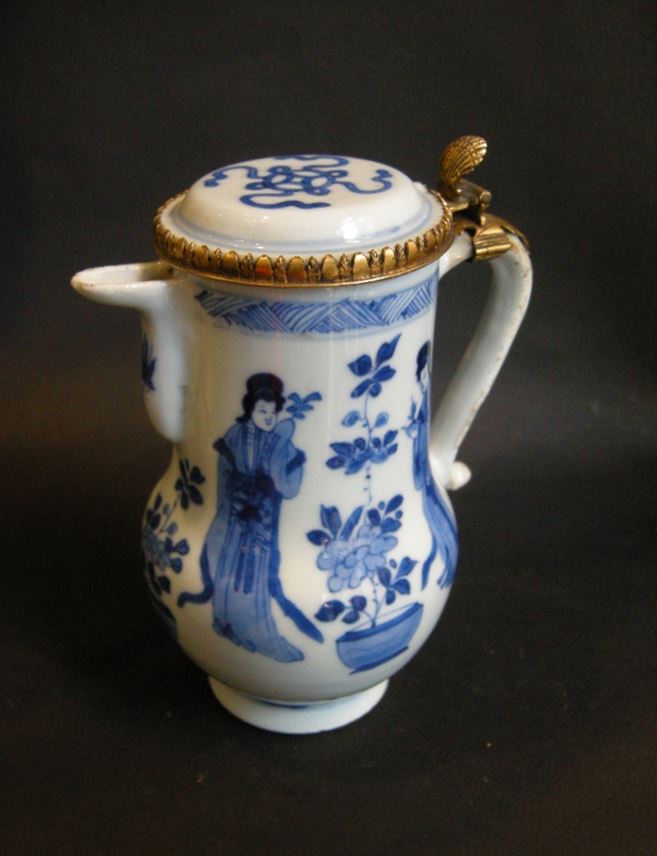 Ewer and cover decorated in underglaze blue - Kangxi period | MasterArt